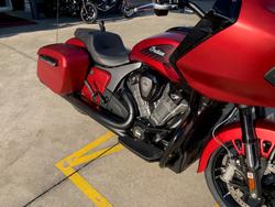 2024 Indian CHALLENGER DARK HORSE SUNSET RED