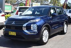 2024 Mitsubishi Outlander ES