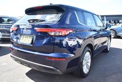 2024 Mitsubishi Outlander ES