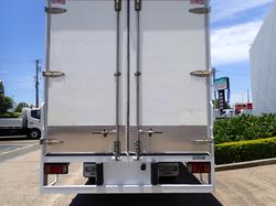 2016 ISUZU FRR 107-210