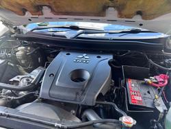 2016 Mitsubishi Triton GLS MQ MY16 4X4 Dual Range White