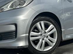 2013 Honda
                Jazz Vibe-S