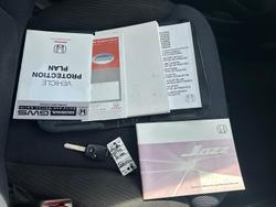 2013 Honda
                Jazz Vibe-S