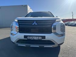 2022 Mitsubishi Outlander LS