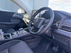 2022 Mitsubishi Outlander LS