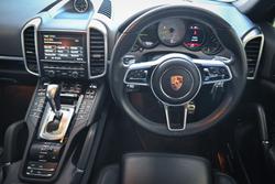 2015 Porsche
Cayenne S E-Hybrid