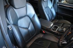 2015 Porsche
Cayenne S E-Hybrid