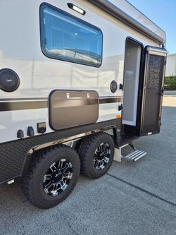 2024 Snowy River Src21 Full Ensuite Semi Off Road Near New!