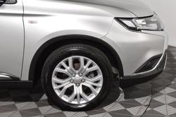 2020 Mitsubishi Outlander ES