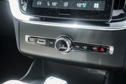 2025 Volvo XC90 Ultra B5 Bright