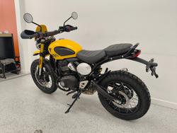 2026 Triumph SCRAMBLER 400 XC Racing Yellow