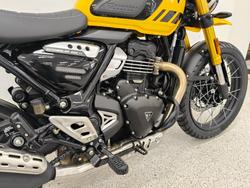 2026 Triumph SCRAMBLER 400 XC Racing Yellow