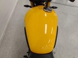 2026 Triumph SCRAMBLER 400 XC Racing Yellow