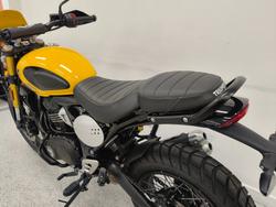 2026 Triumph SCRAMBLER 400 XC Racing Yellow