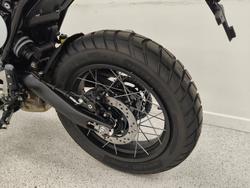 2026 Triumph SCRAMBLER 400 XC Racing Yellow