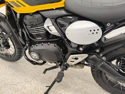 2026 Triumph SCRAMBLER 400 XC Racing Yellow