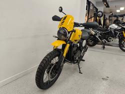 2026 Triumph SCRAMBLER 400 XC Racing Yellow