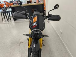 2026 Triumph SCRAMBLER 400 XC Storm Grey