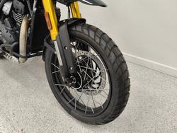 2026 Triumph SCRAMBLER 400 XC Storm Grey
