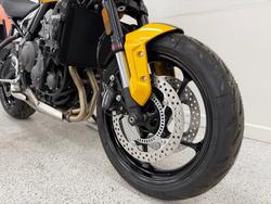 2026 Triumph 2026 Triumph 660CC Trident LAMS Yellow