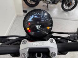 2026 Triumph 2026 Triumph 660CC Trident LAMS Yellow