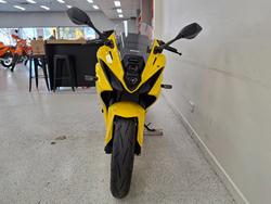 2025 Suzuki GSX-8R (GSX800FRQ) Yellow