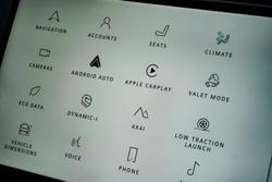 2024 Land Rover
Range Rover Velar P400 Dynamic SE