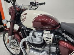 2025 Royal Enfield CLASSIC 650 Red