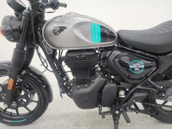 2025 Royal Enfield HUNTER 350 LONDON RED