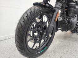 2025 Royal Enfield HUNTER 350 LONDON RED