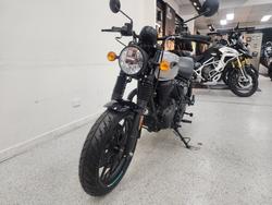 2025 Royal Enfield HUNTER 350 LONDON RED