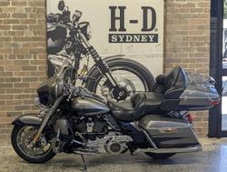 2017 Harley-Davidson CVO Limited 117 (FLHTKSE) Touring Silver