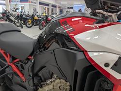 2023 DUCATI MULTISTRADA V4 PIKES PEAK Red