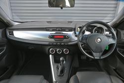 2014 Alfa Romeo Giulietta Progression Series 0 Alfa Black