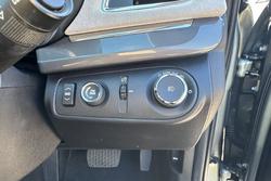 2013 Holden
                Calais V