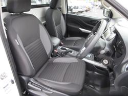 2022 Nissan Navara SL