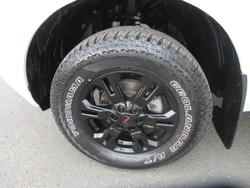 2022 Nissan Navara SL