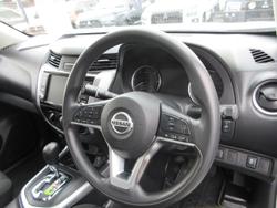2022 Nissan Navara SL