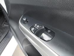 2022 Nissan Navara SL