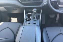 2025 Toyota
                Kluger GXL