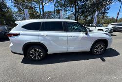 2025 Toyota
                Kluger GXL