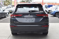 2024 Mitsubishi Outlander ES