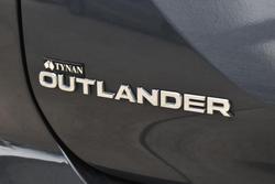 2024 Mitsubishi Outlander ES