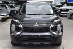 2024 Mitsubishi Outlander ES