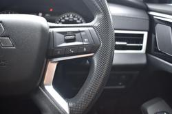 2024 Mitsubishi Outlander ES