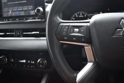 2023 Mitsubishi Outlander ES