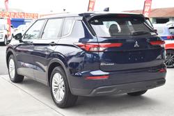 2023 Mitsubishi Outlander ES