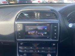 2016 Jaguar XE 25t R-Sport