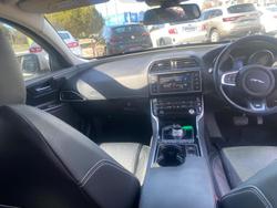 2016 Jaguar XE 25t R-Sport