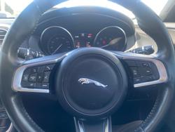 2016 Jaguar XE 25t R-Sport